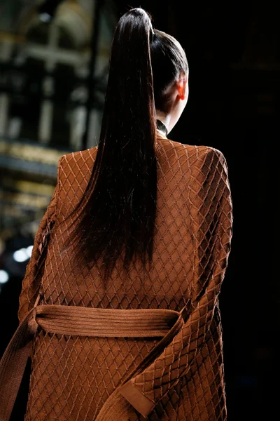 Look 54